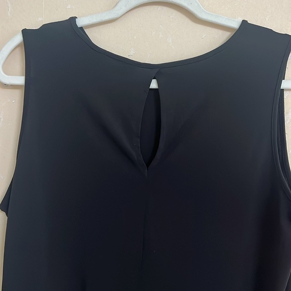 Banana Republic Sleeveless Shirt with sheer hem Size Large - Picture 5 of 5